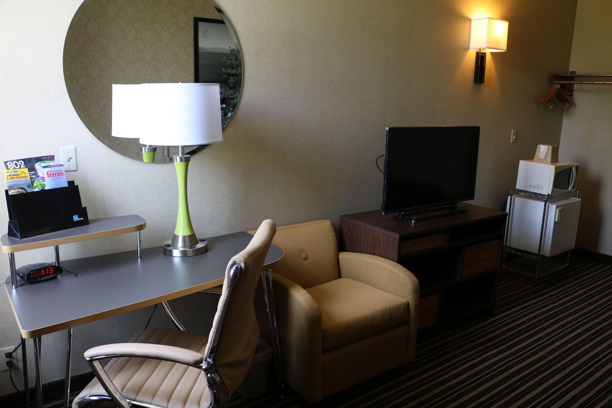 Super 8 By Wyndham Plattsburgh Hotel Bagian luar foto