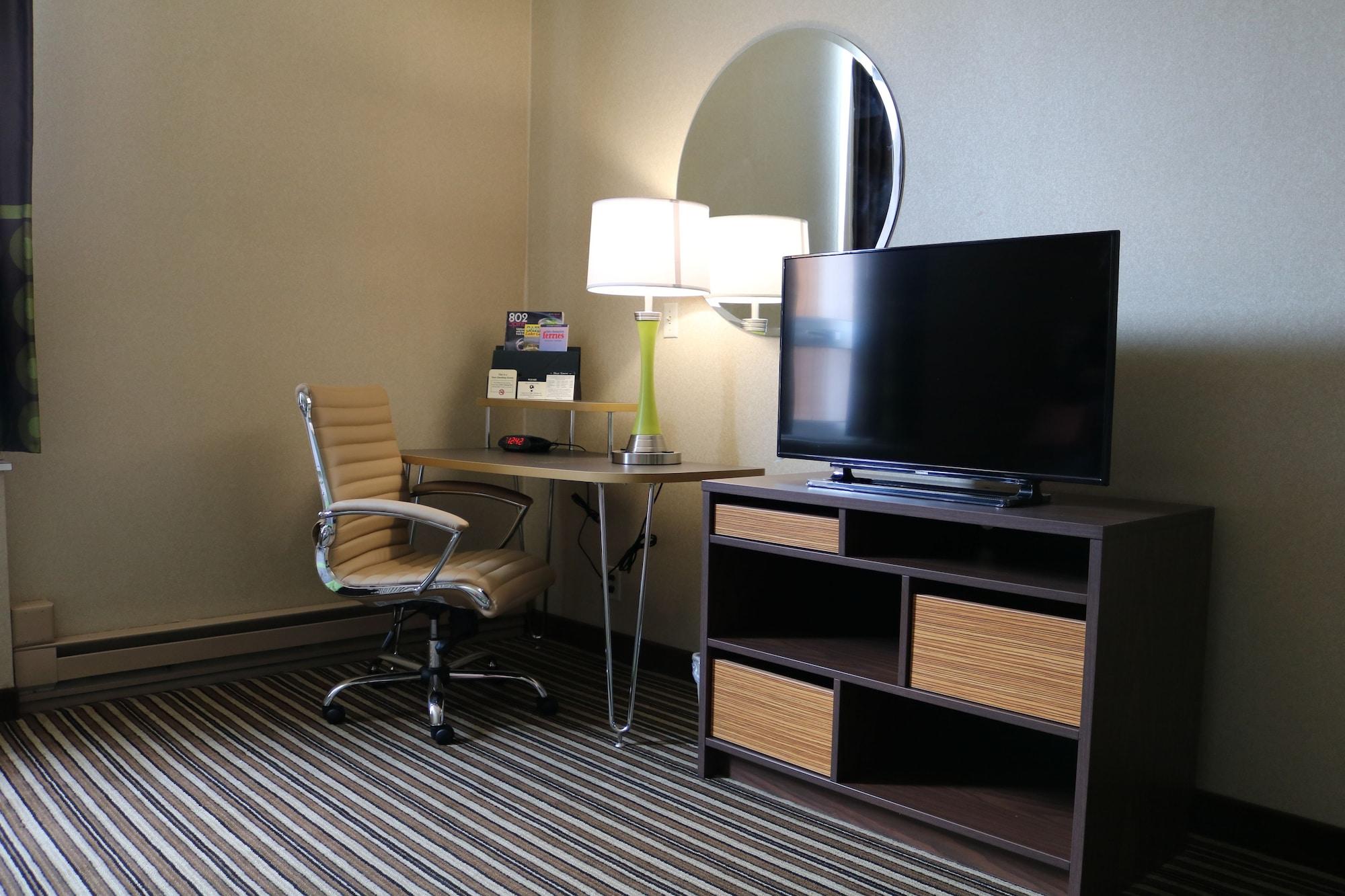 Super 8 By Wyndham Plattsburgh Hotel Bagian luar foto
