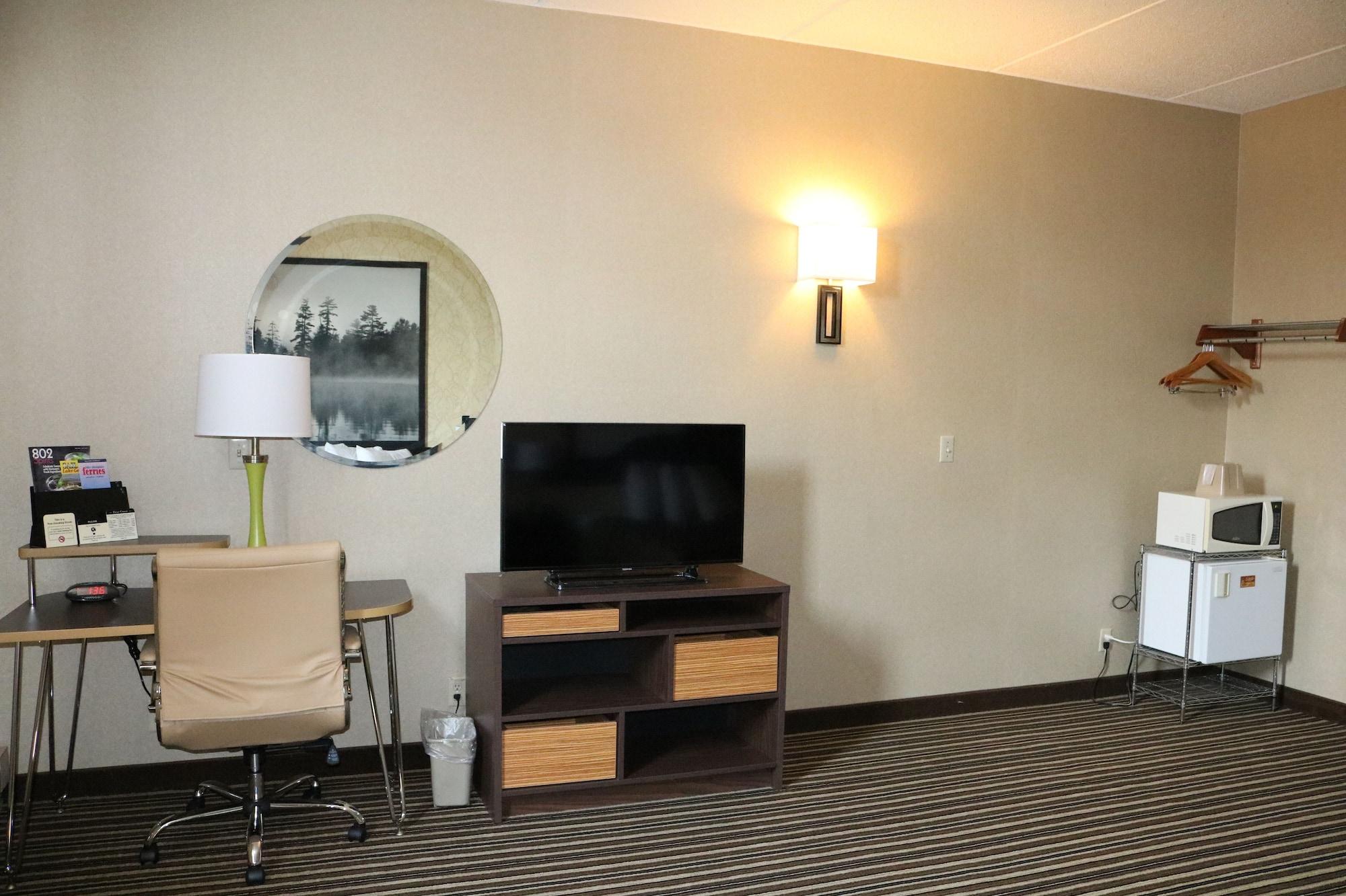Super 8 By Wyndham Plattsburgh Hotel Bagian luar foto